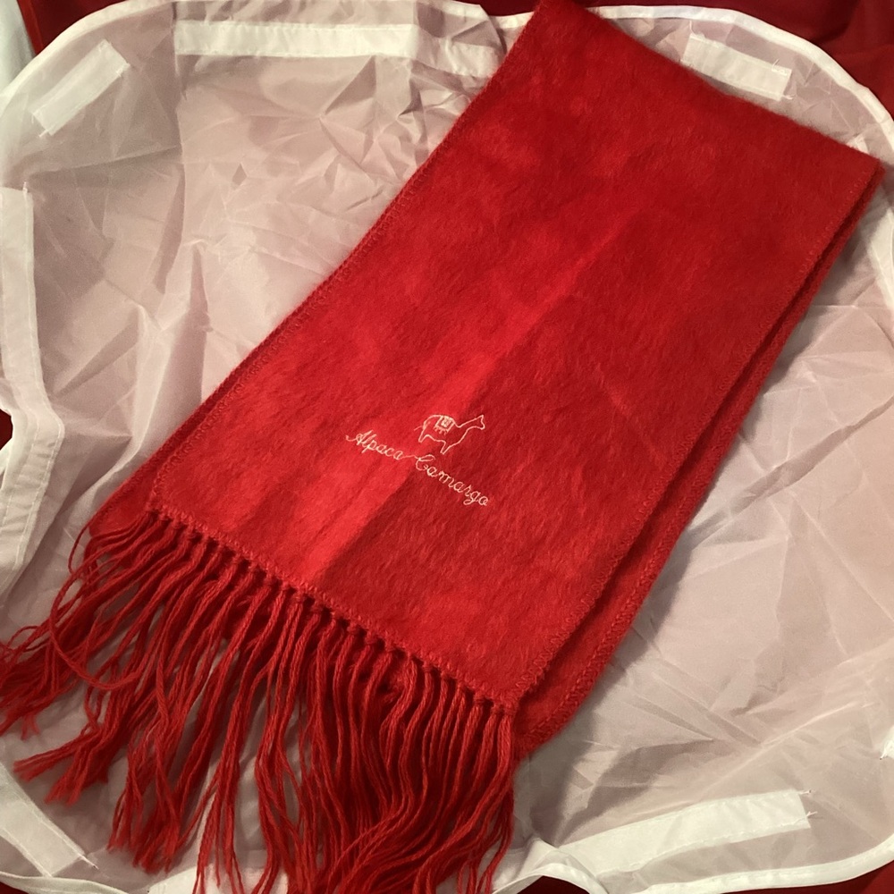 Alpaca Camargo 100% alpaca Peru fringe scarf red